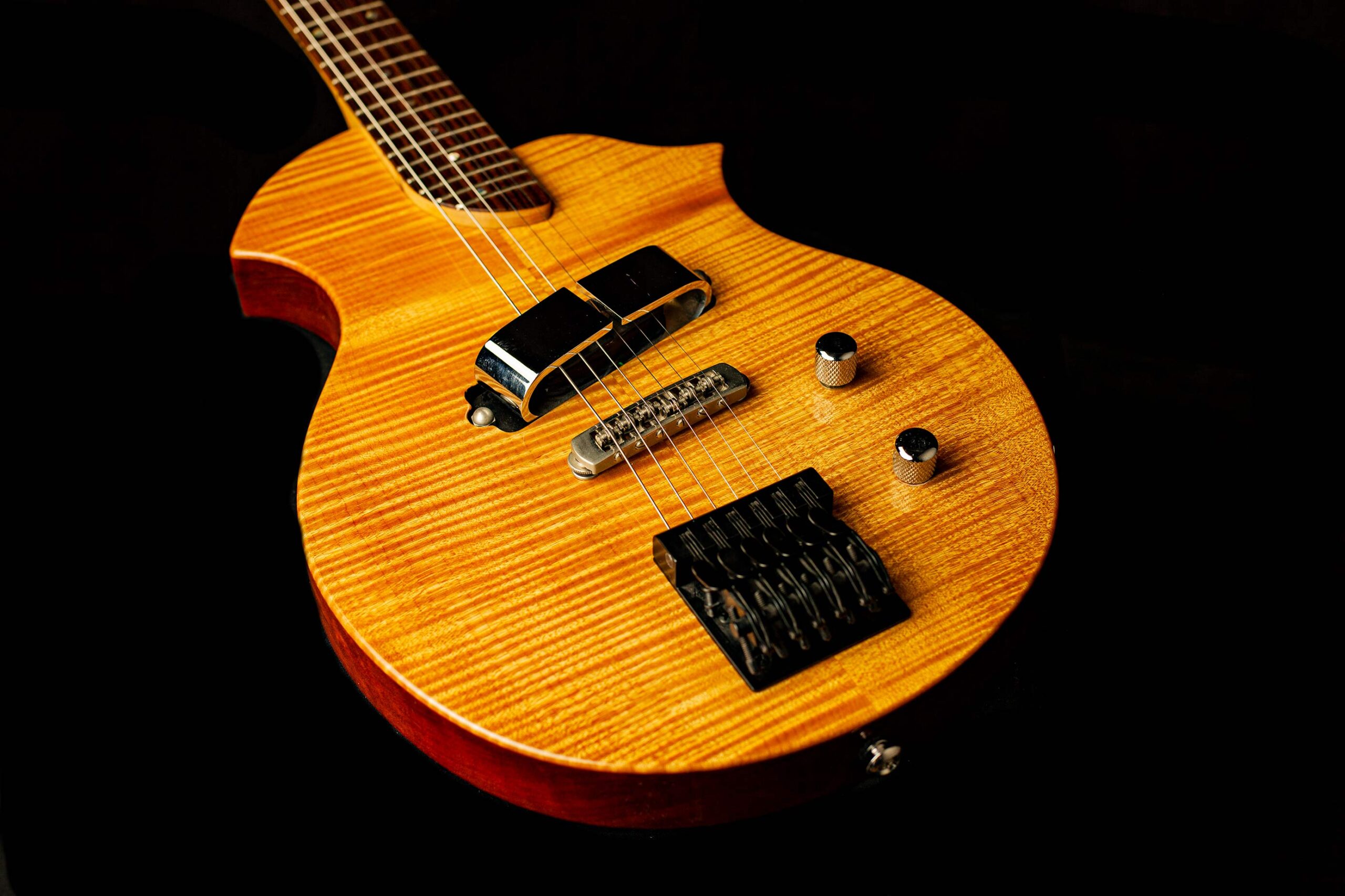 T model deals guitar